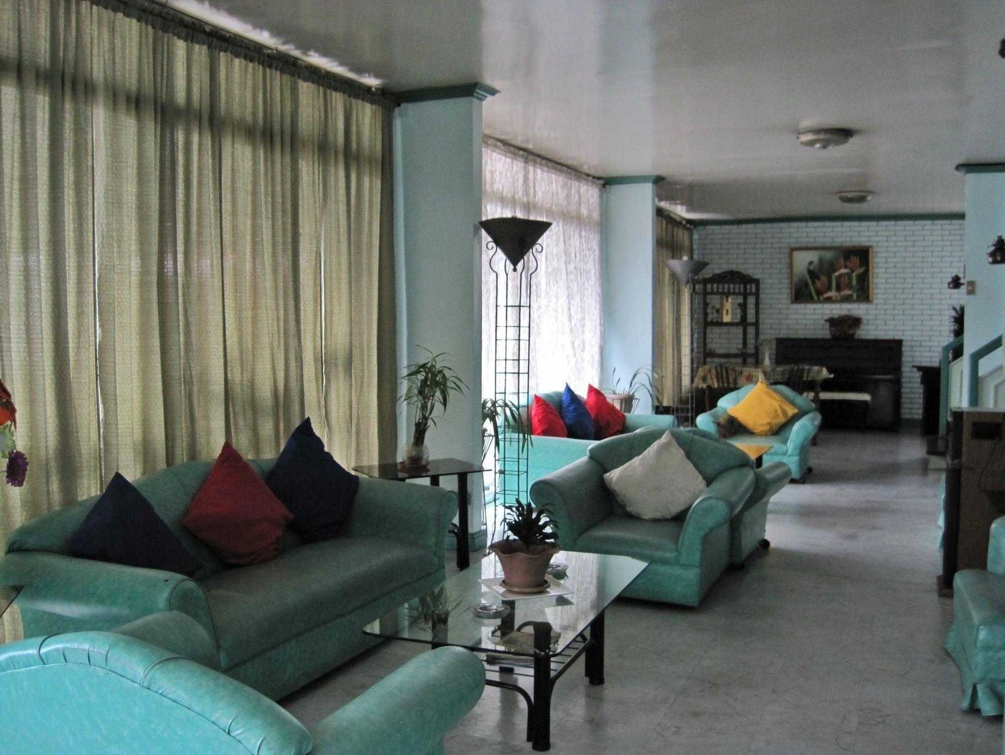 Villa Mia Hotel And Apartelle Baguio City Exteriör bild